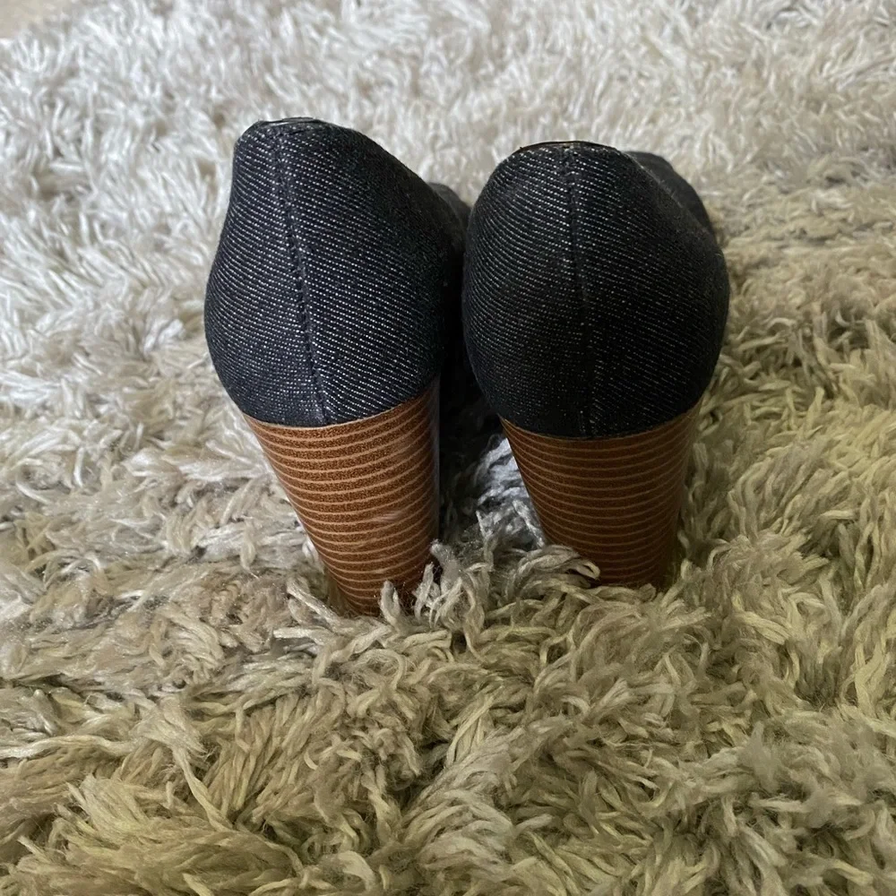 - American Eagle wedge heel dress slip on shoes size 7